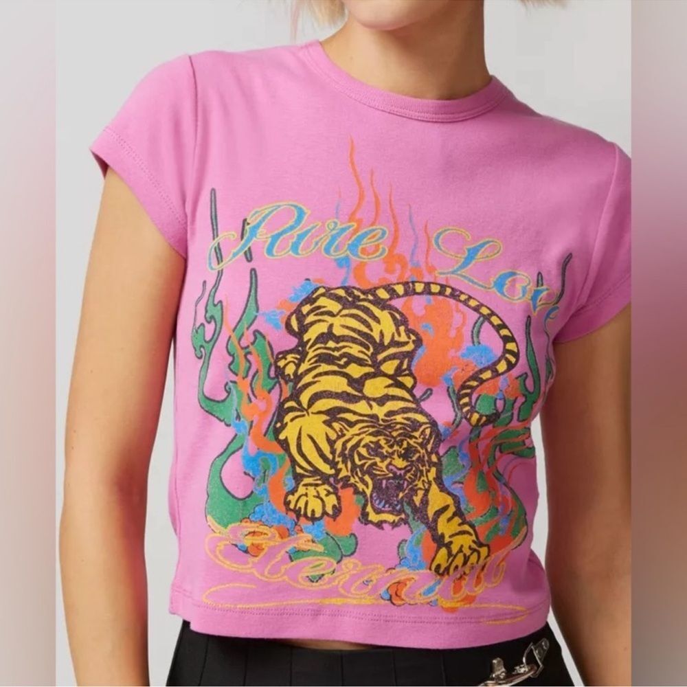 Urban outfitters Pure Love Tiger Baby Tee Womens Sz M shrunken‎ fit cropped Pink